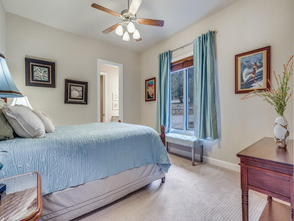7033 West Hells Gate Drive Strawn, TX 76475 - Photo 26 of 40 En-suite