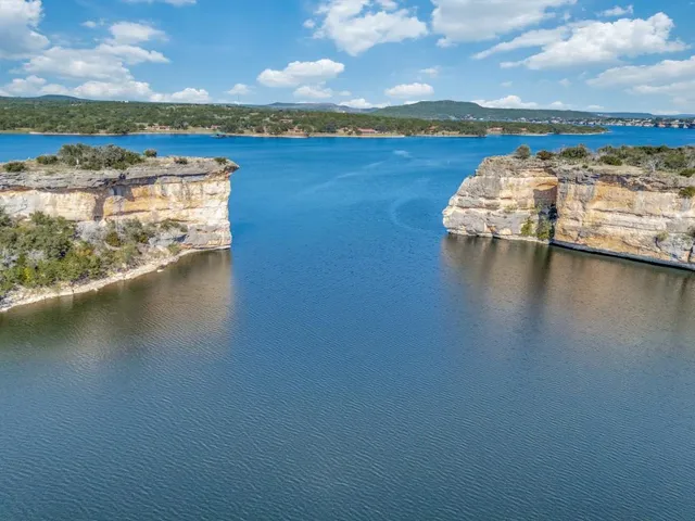 $2,190,000 | 7033 West Hells Gate Drive, Strawn, TX 76475