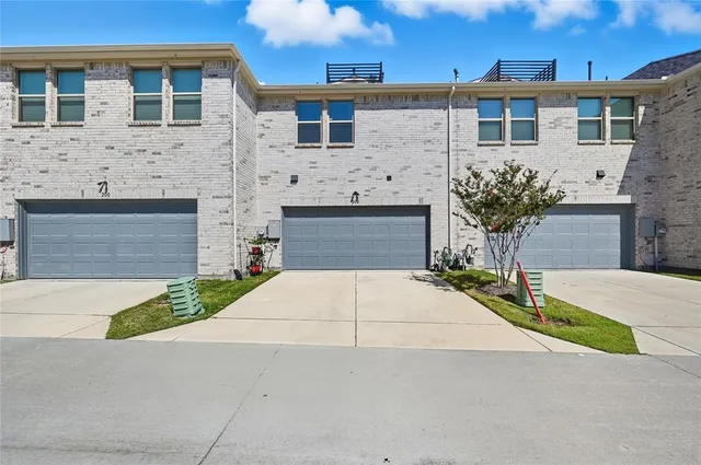 $485,000 | 204 Venice Avenue, Flower Mound, TX 75028