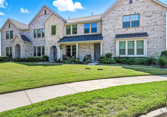 $485,000 | 204 Venice Avenue, Flower Mound, TX 75028