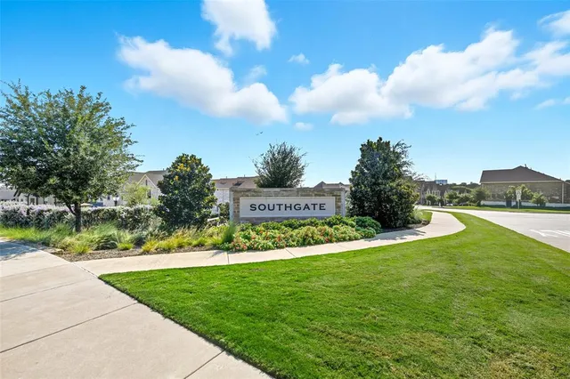 $485,000 | 204 Venice Avenue, Flower Mound, TX 75028