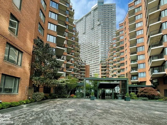 $999,000 | 60 Sutton Place South, Unit 11BS | Sutton Place