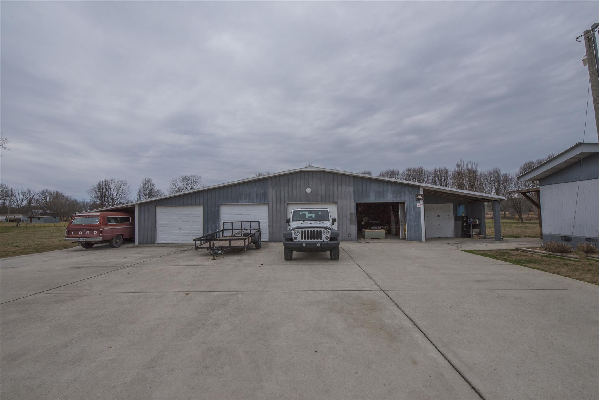 123 Norris Perry Road Manchester, TN 37355 - Photo 2 of 23 a view of a car garage