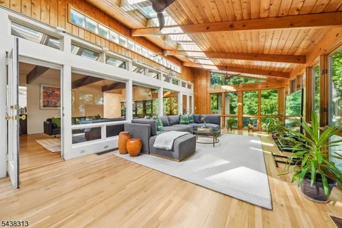 $1,299,000 | 21 Sheffield Terrace, West Orange, NJ 07052