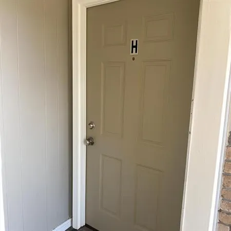 $895 | 216 West Avenue, Unit H, Harahan, LA 70123