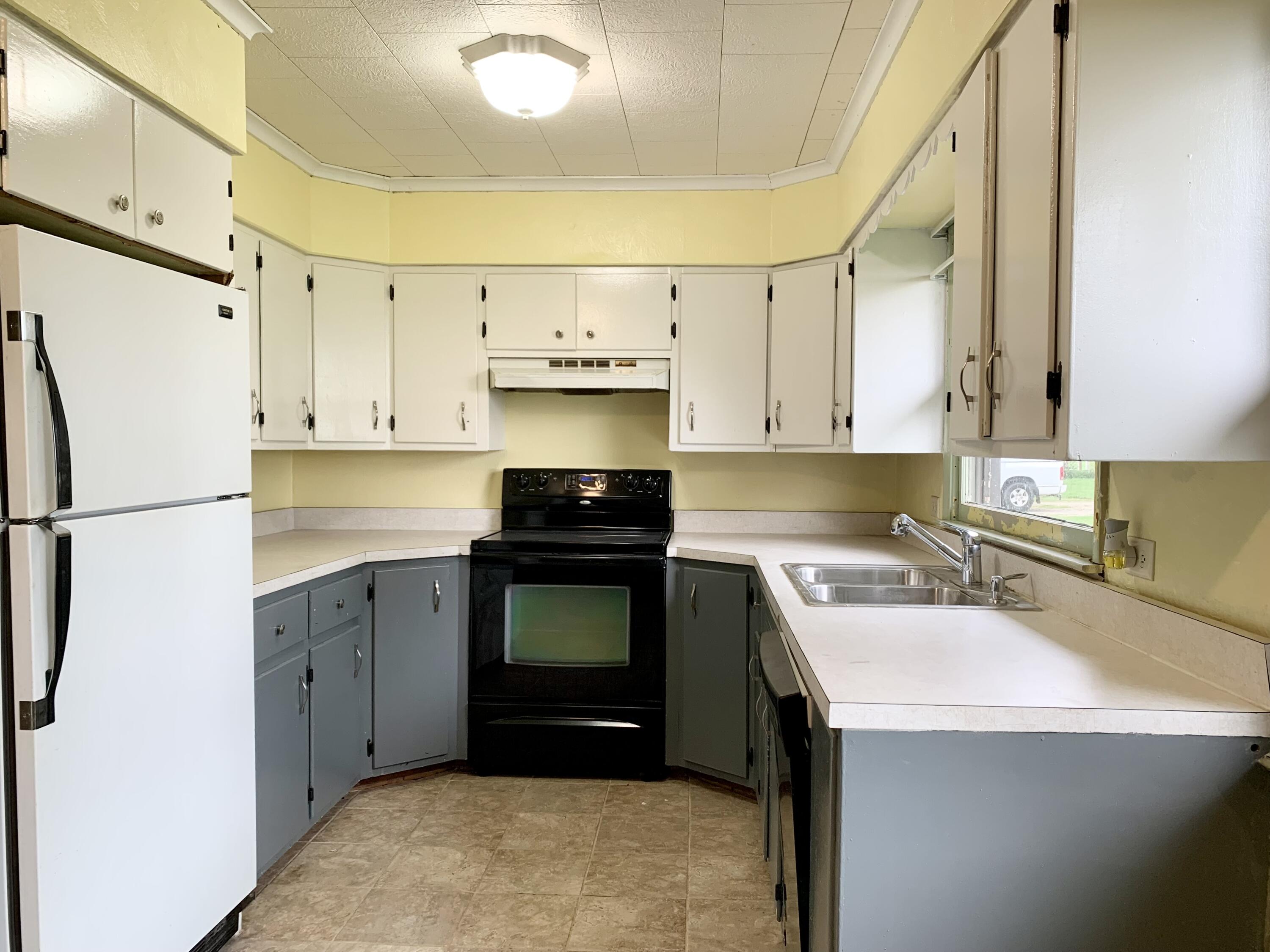 69588 Baldwin Prairie Road Union, MI 49130 - Photo 2 of 23 Kitchen