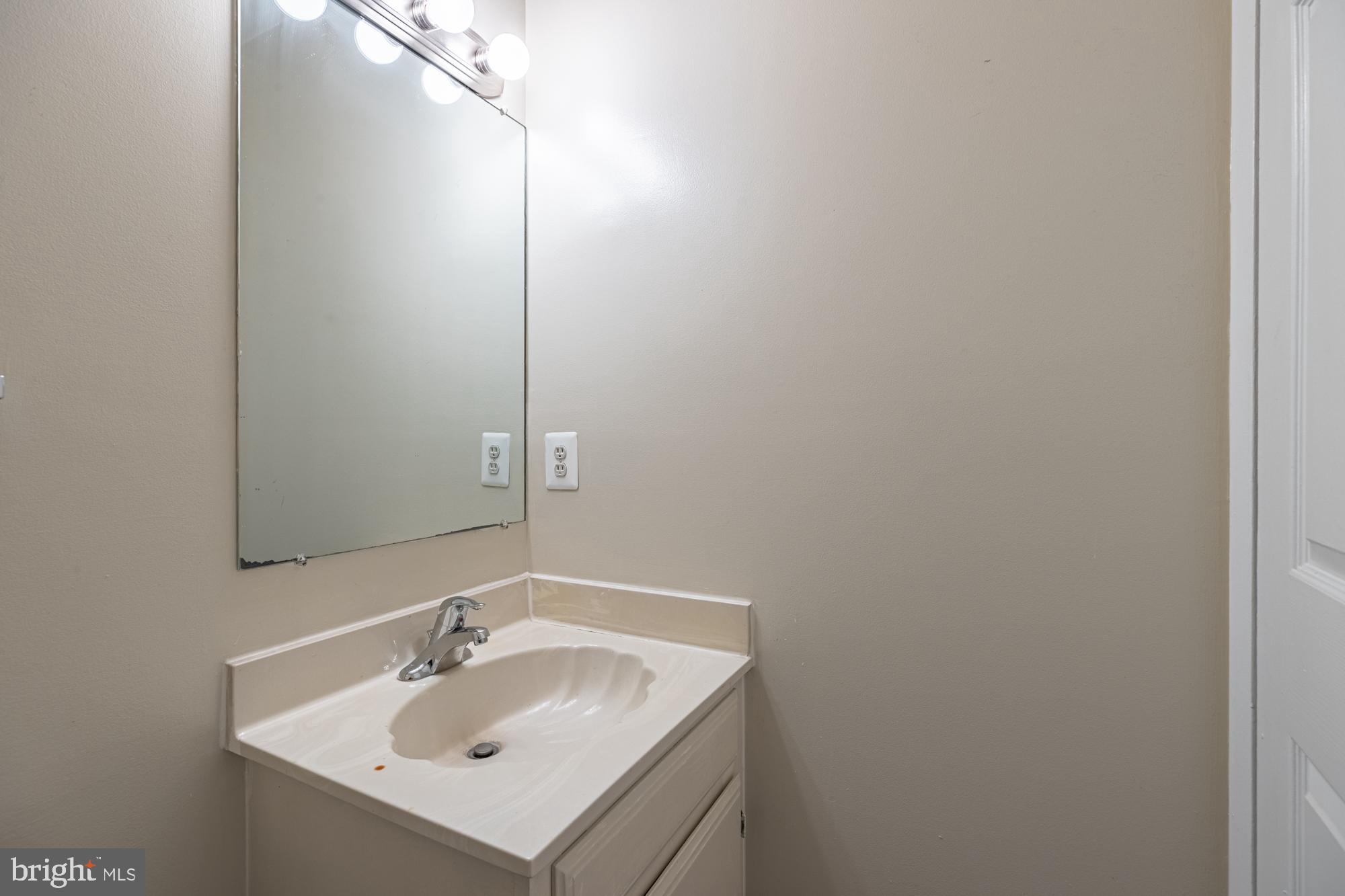 929 South Rolfe Street, Unit 2 Arlington, VA 22204 - Photo 23 of 25