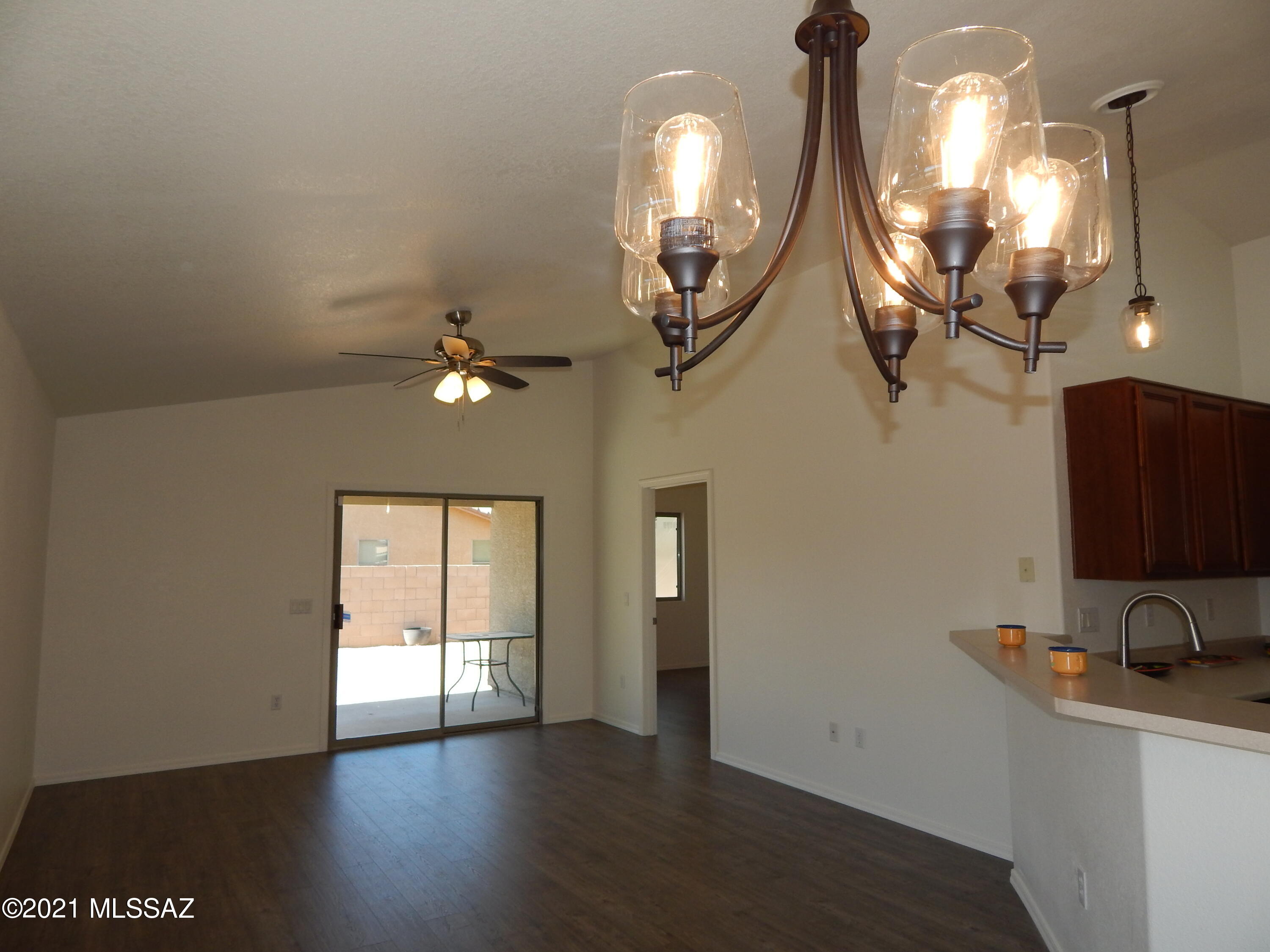 2340 West Golden Hills Road Tucson, AZ 85745 - Photo 6 of 45
