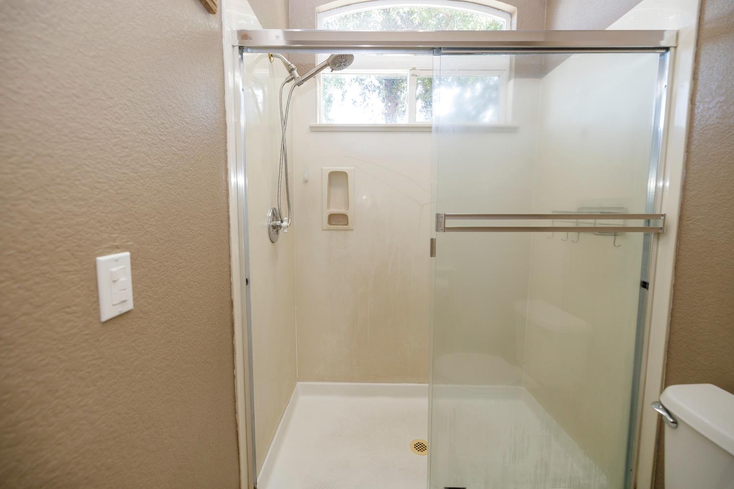 1909 Destiny Way Modesto, CA 95356 - Photo 33 of 52