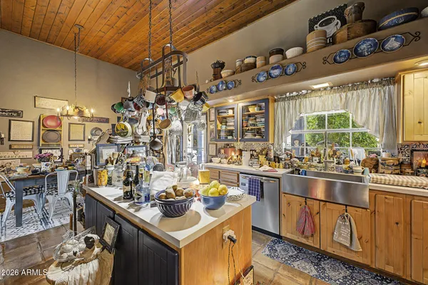 $1,000,000 | 2027 East Circle Mountain Road, New River, AZ 85087