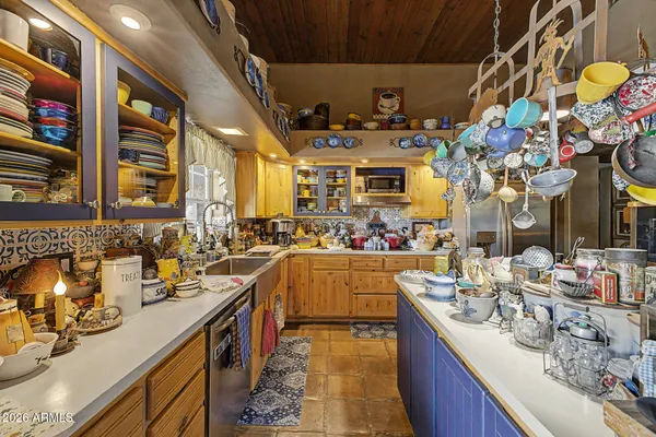 $1,000,000 | 2027 East Circle Mountain Road, New River, AZ 85087