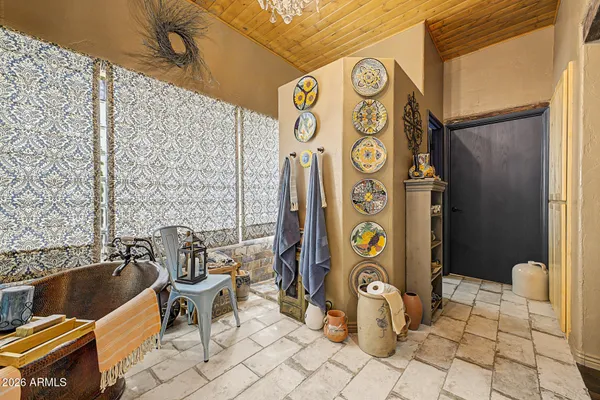 $1,000,000 | 2027 East Circle Mountain Road, New River, AZ 85087