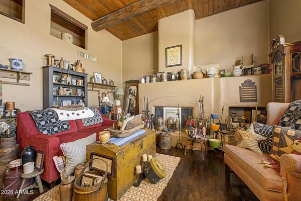 $1,000,000 | 2027 East Circle Mountain Road, New River, AZ 85087