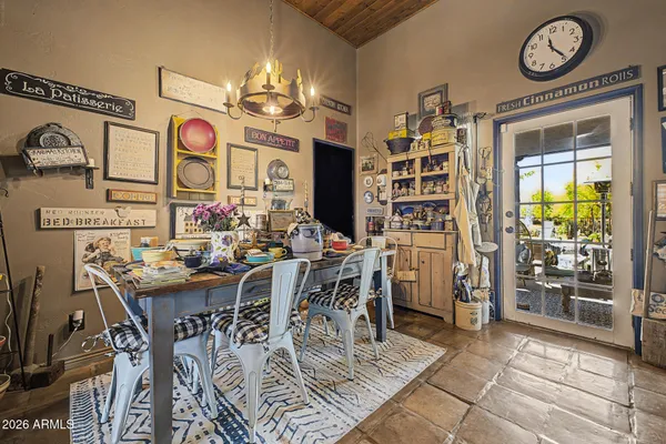 $1,000,000 | 2027 East Circle Mountain Road, New River, AZ 85087