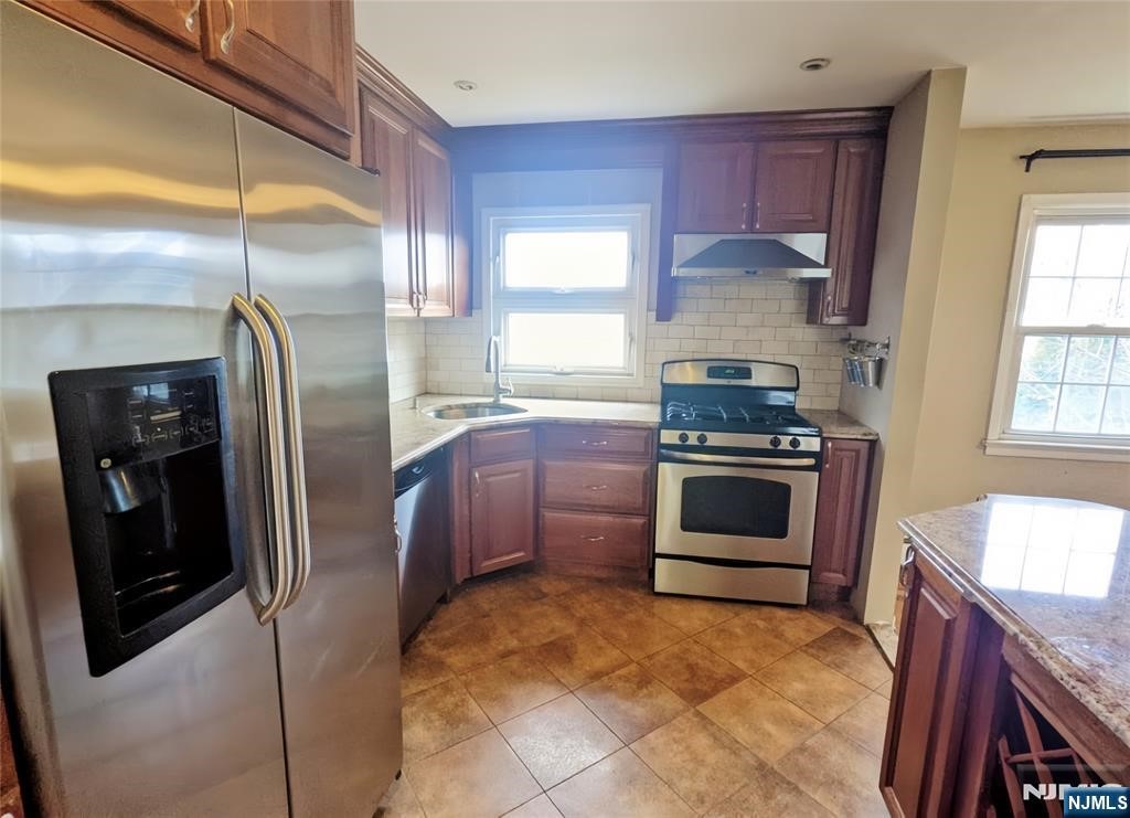 88 Herrick Street East Rutherford, NJ 07073 - Photo 7 of 27 Gallery Image 7