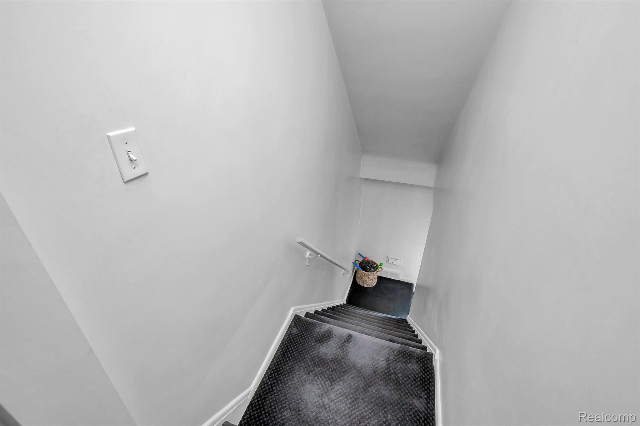580 Cook Road Grosse Pointe, MI 48236 - Photo 31 of 48 Gallery Image 31