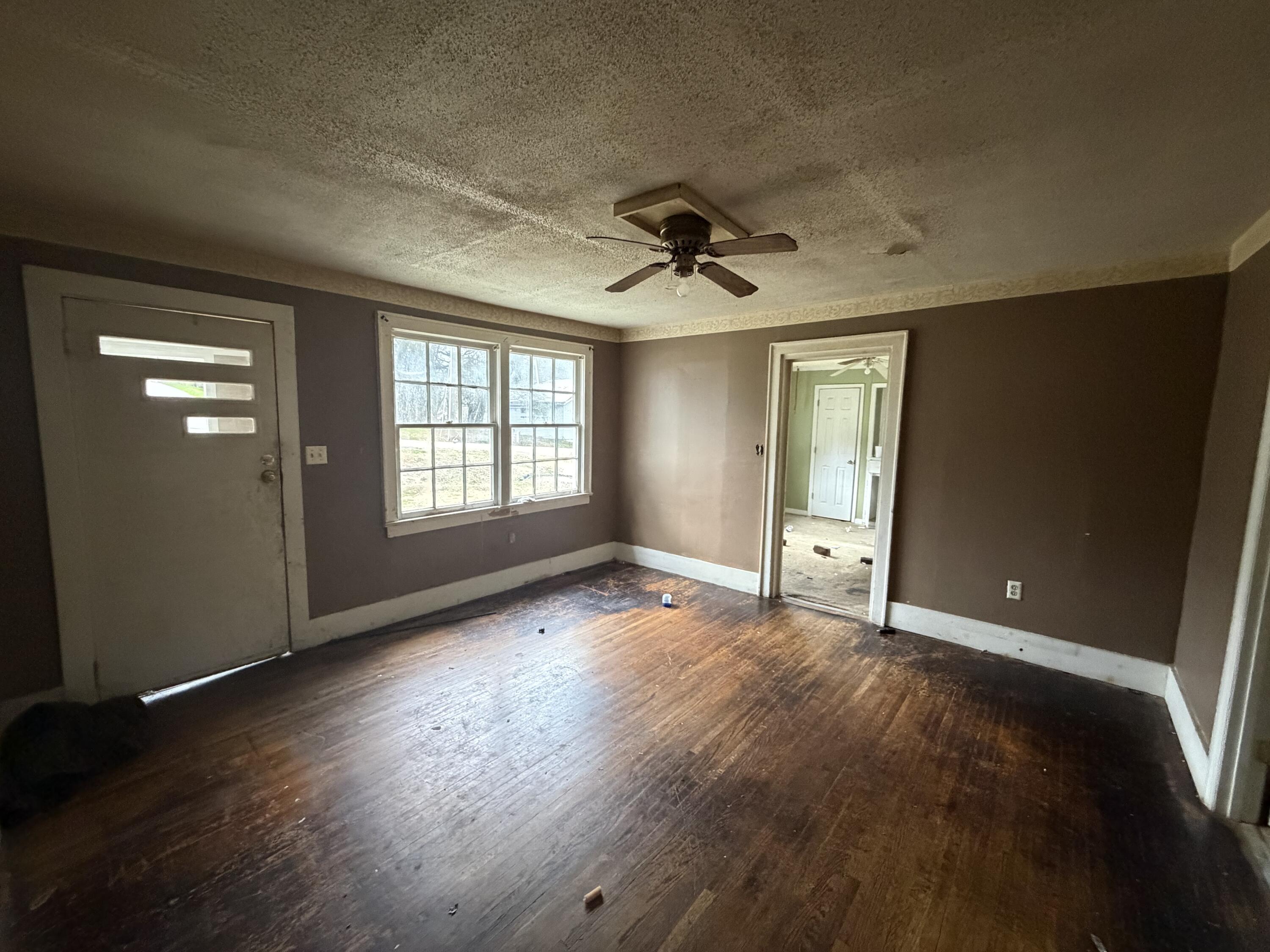 211 Thurman Street LaFayette, GA 30728 - Photo 7 of 17 IMG_1398