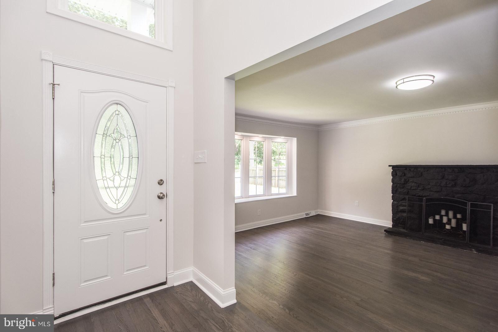 54 Moredon Road Huntingdon Valley, PA 19006 - Photo 4 of 62