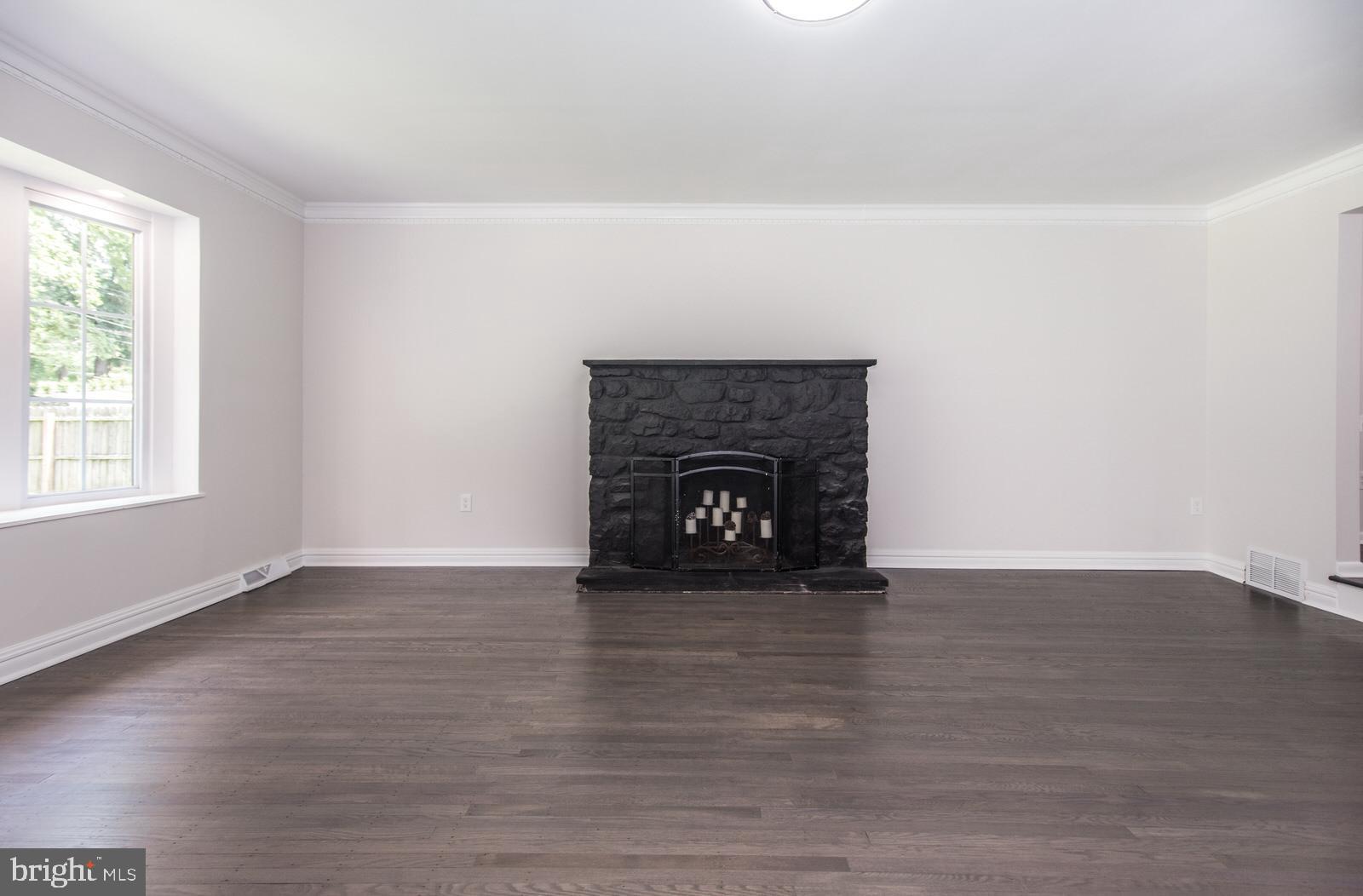 54 Moredon Road Huntingdon Valley, PA 19006 - Photo 7 of 62