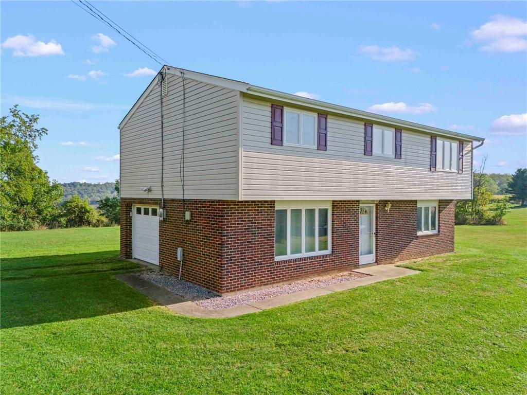 82 Miller Road McDonald, PA 15057 - Photo 2 of 24 82 Miller Rd