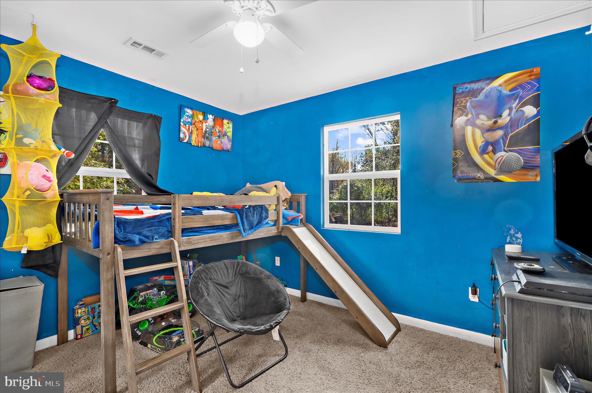 29885 Washington Road Mechanicsville, MD 20659 - Photo 10 of 32 a room with furniture and a window