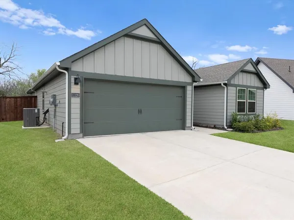 $2,350 | 11120 East Chase Lane, Providence Village, TX 76227