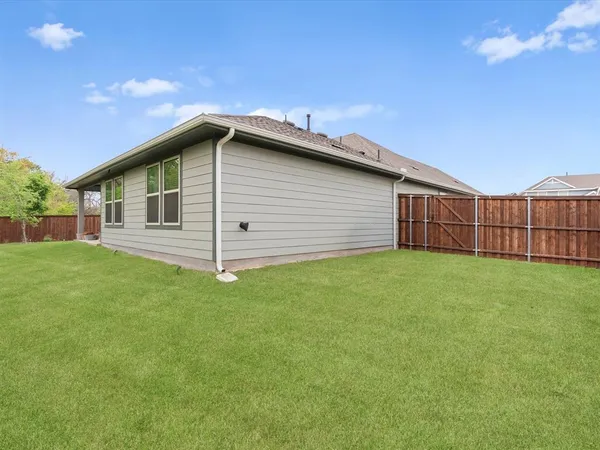 $2,350 | 11120 East Chase Lane, Providence Village, TX 76227