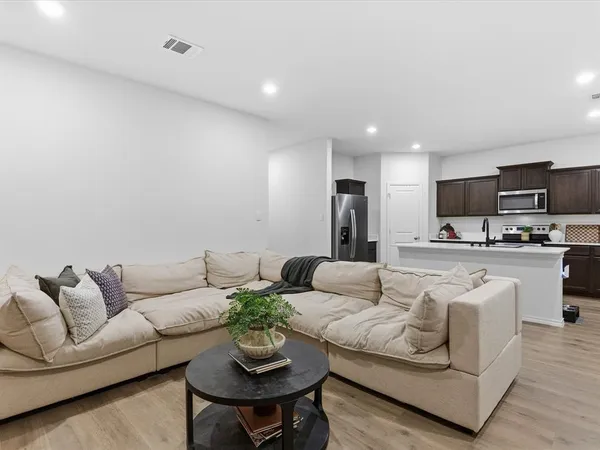 $2,350 | 11120 East Chase Lane, Providence Village, TX 76227