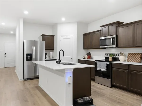 $2,350 | 11120 East Chase Lane, Providence Village, TX 76227