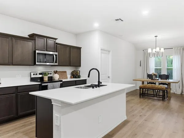 $2,350 | 11120 East Chase Lane, Providence Village, TX 76227