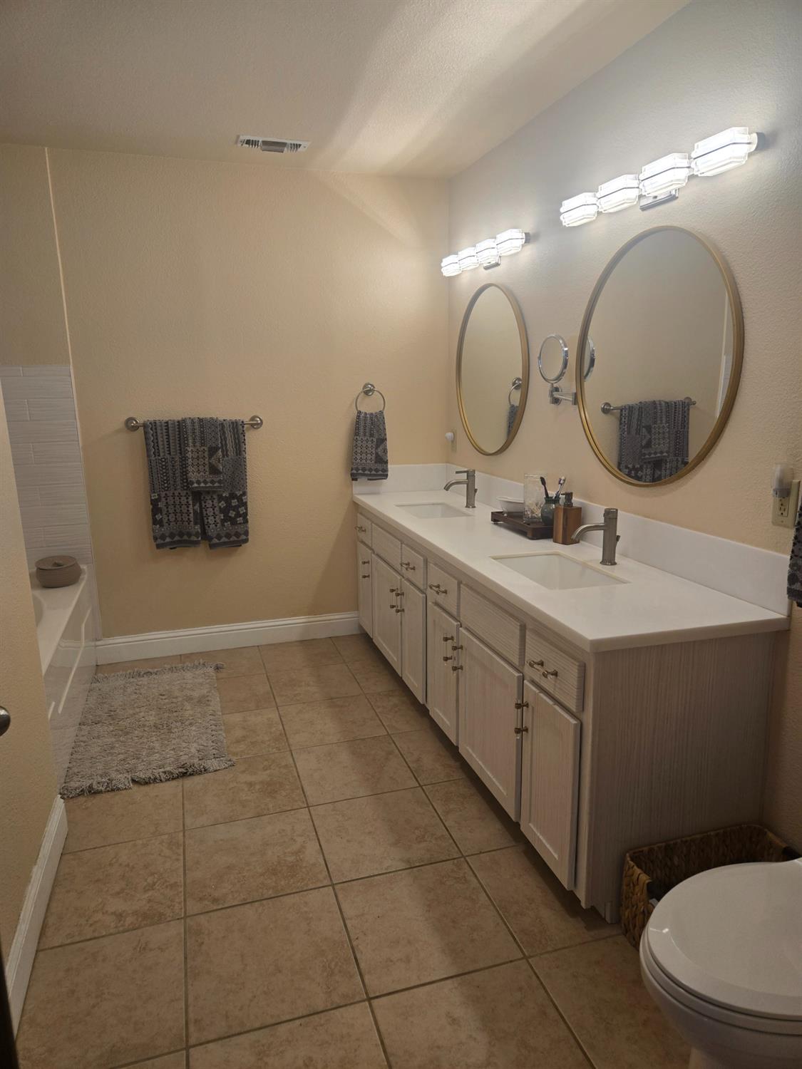 16448 Monreal Road Madera, CA 93636 - Photo 18 of 27