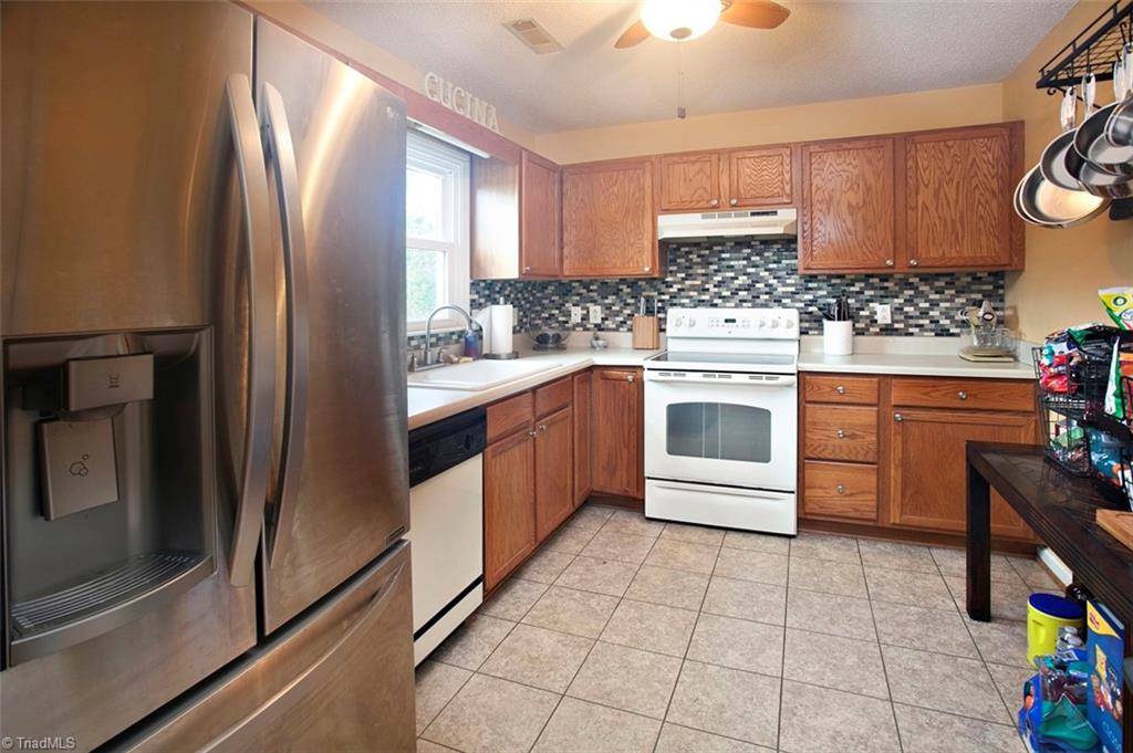 6320 Hampton Knoll Road Clemmons, NC 27012 - Photo 6 of 24 Gallery Image 6