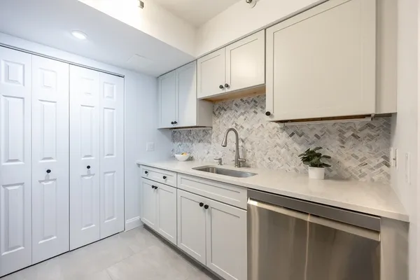 $525,000 | 1731 Beacon Street, Unit 203, Brookline, MA 02445
