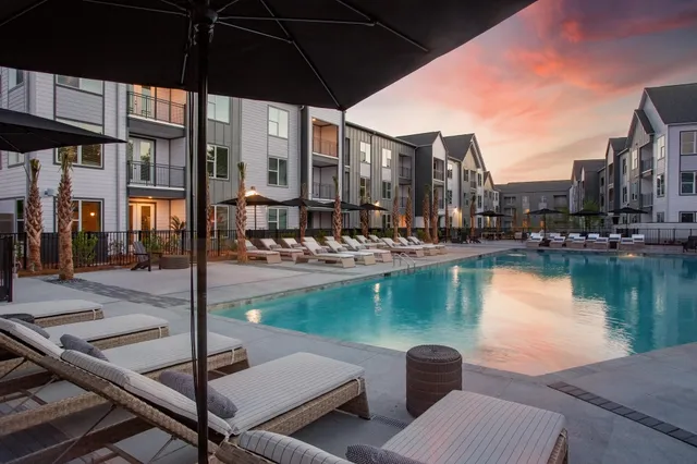 $1,985 | 2403 Mall Drive, Unit B1, North Charleston, SC 29406