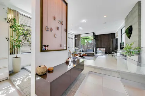 $1,399,000 | 2050 West Huron Street, Chicago, IL 60612