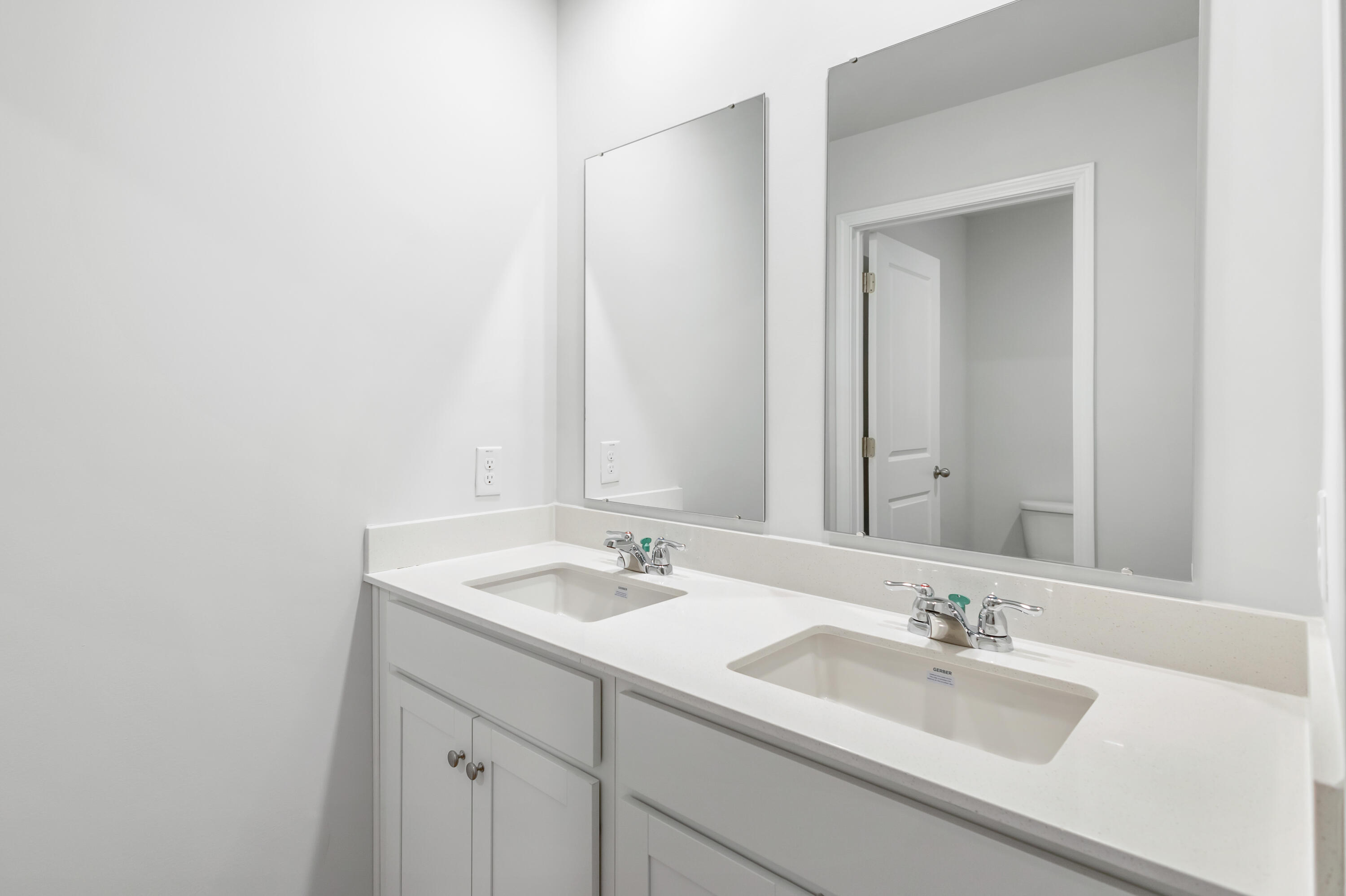 442 Tulip Poplar Drive Moncks Corner, SC 29461 - Photo 34 of 39 148 Grouper Ln Interior_31