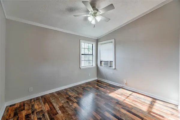 $995 | 140 Maple Leaf, Onalaska, TX 77360