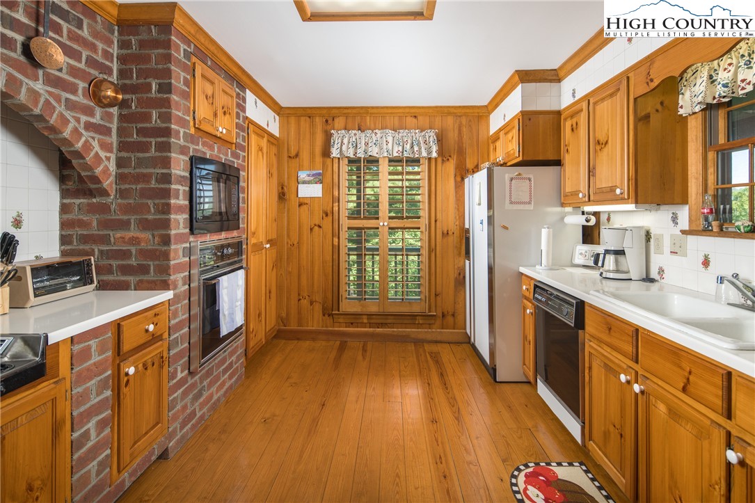 2084 Mast Gap Road Sugar Grove, NC 28679 - Photo 11 of 50 Gallery Image 11