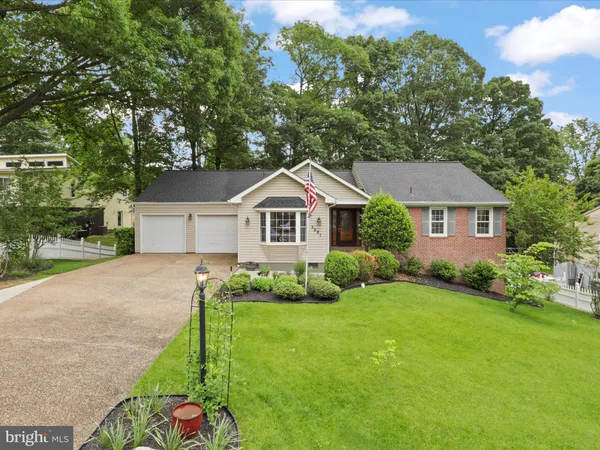$840,000 | 5281 Navaho Drive, Alexandria, VA 22312