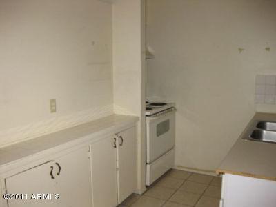 1724 East Ocotillo Road, Unit 912 Phoenix, AZ 85016 - Photo 8 of 53 Kitchen (Unit 9)
