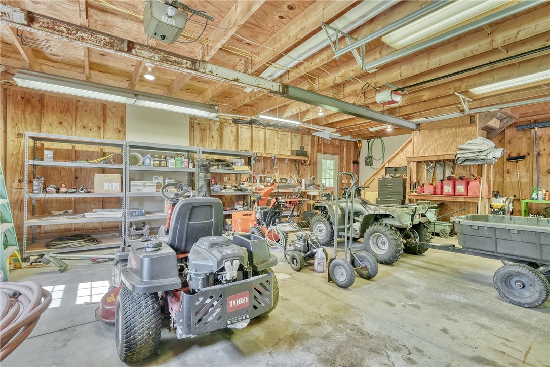 956 Willits Road Ontario, NY 14519 - Photo 38 of 50 2.5 car garage/barn