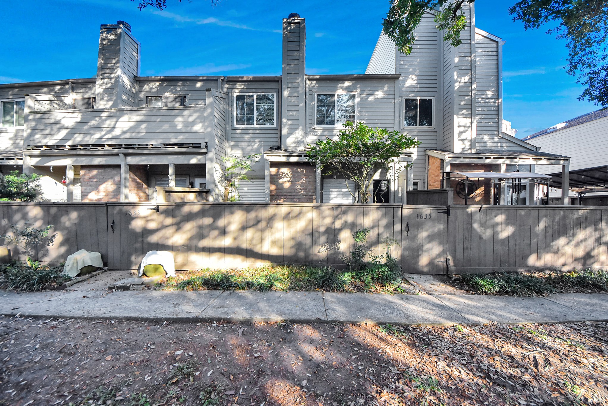 1635 Prairie Mark Lane Houston, TX 77077 - Photo 26 of 32 1635 Prairie Mark Lane entrance