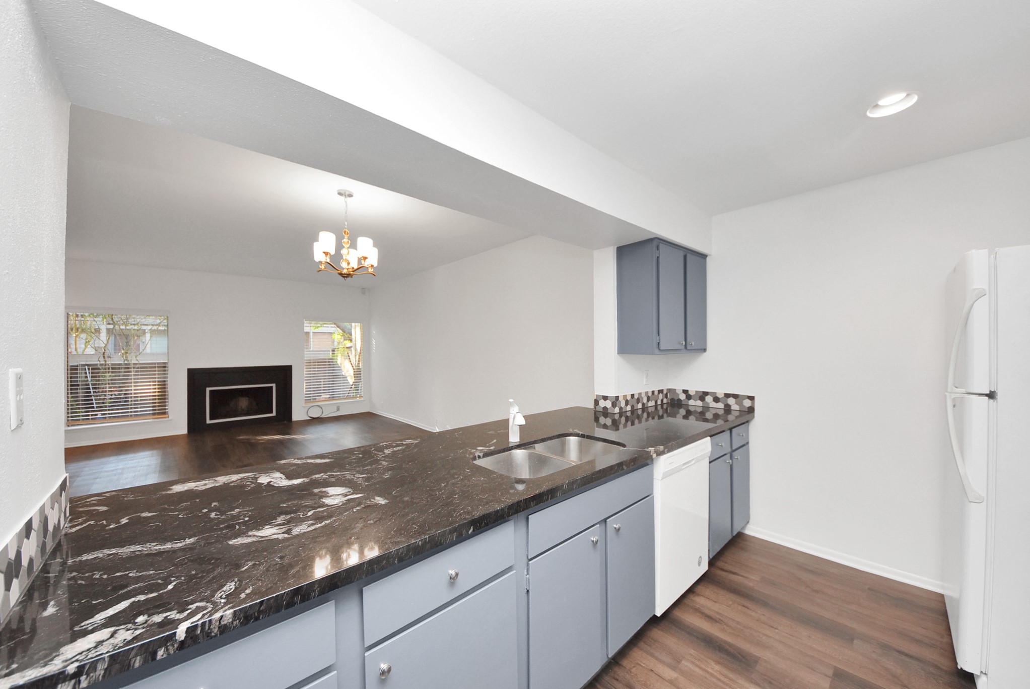 1635 Prairie Mark Lane Houston, TX 77077 - Photo 5 of 32 Prepare Your Meal While Enjoying your company