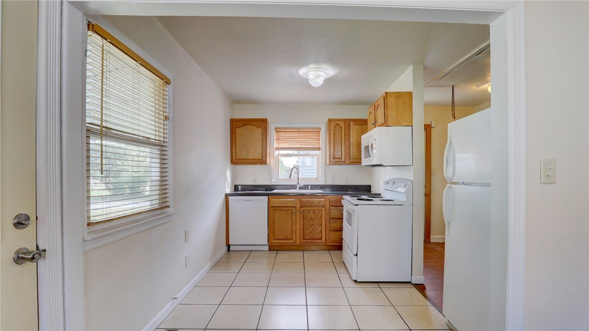 1007 North Woodlawn Avenue Decatur, IL 62522 - Photo 13 of 22 Gallery Image 13