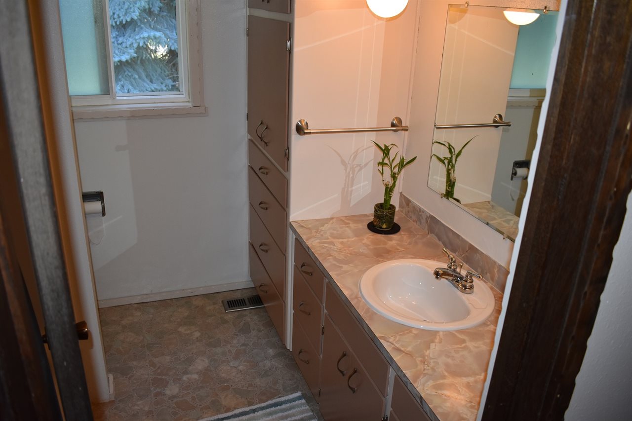 2906 South Adams Road Spokane Valley, WA 99037 - Photo 14 of 18
