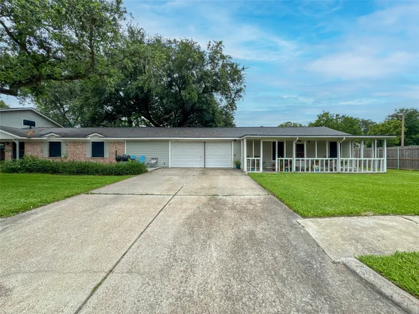 $350,000 | 201 West 5th Street, Deer Park, TX 77536