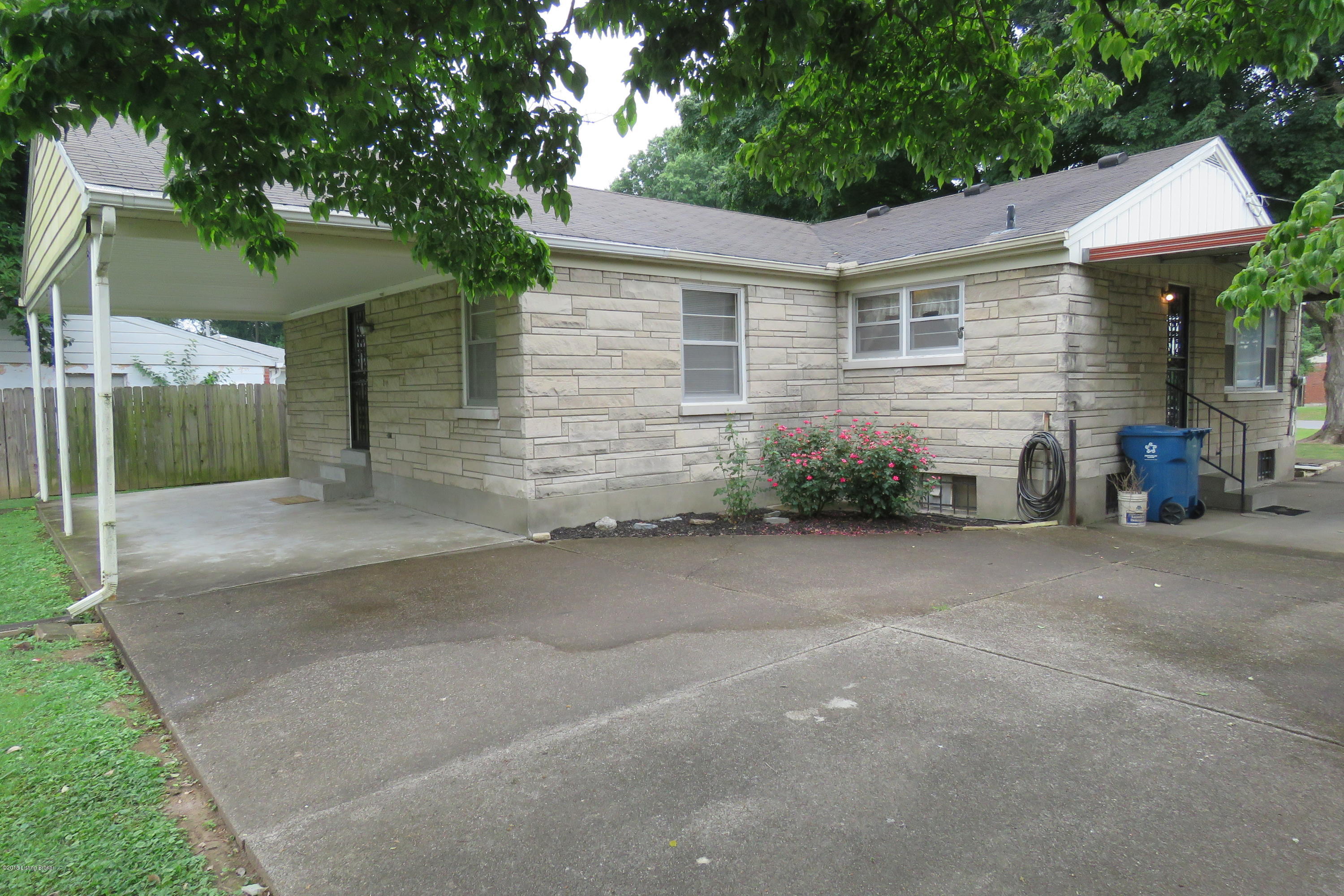 12 Welby Road Louisville, KY 40258 - Photo 4 of 23 IMG_1960