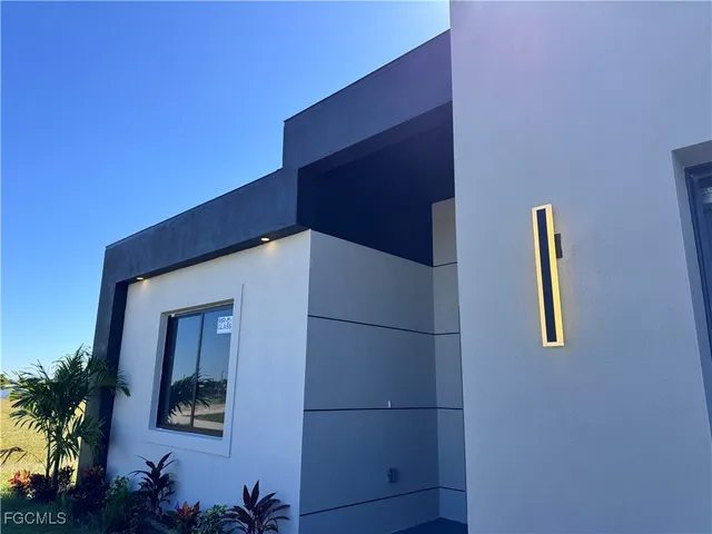 $2,100 | 4114 Northwest 38th Street, Cape Coral, FL 33993