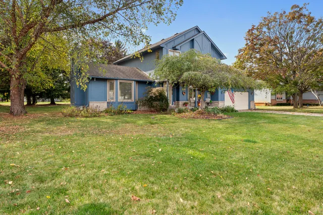 $424,900 | 2225 Silvermaple Court, Wixom, MI 48393