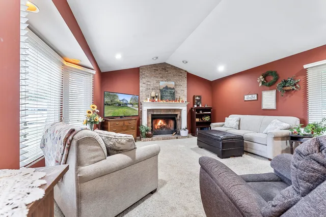 $424,900 | 2225 Silvermaple Court, Wixom, MI 48393